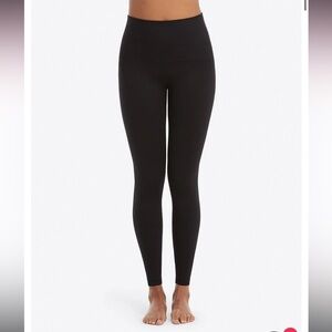 Spanx Look At Me Now Seamless Leggings